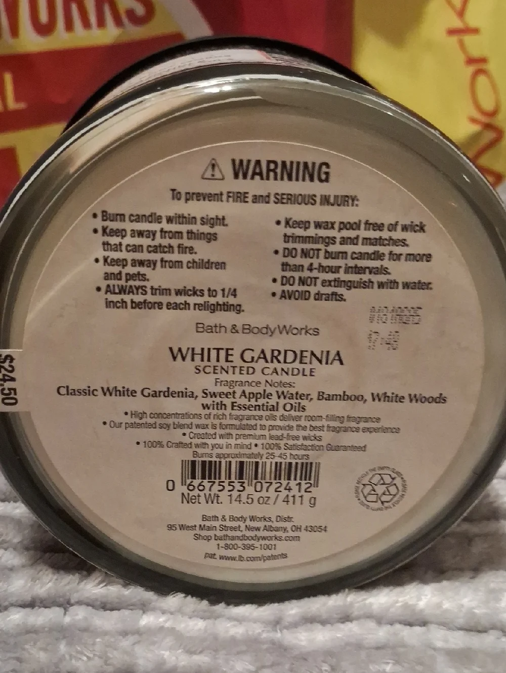 Bath & Body Works White Gardenia Scented Candle - Black Jar with White Label - Picture 2 of 3